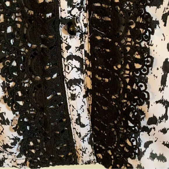 Laura Ashley Blouse Button Up Lace Detail 3/4 Sleeves Top Sz Medium Gorgeous - Picture 3 of 9